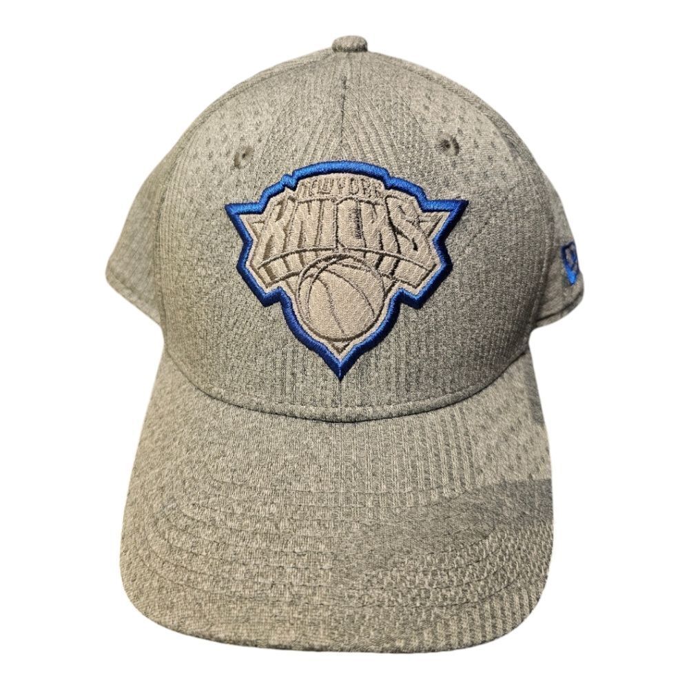 NEW ERA New York Knicks Gray Training Series 9FIFTY 950 Snapback Hat NBA
